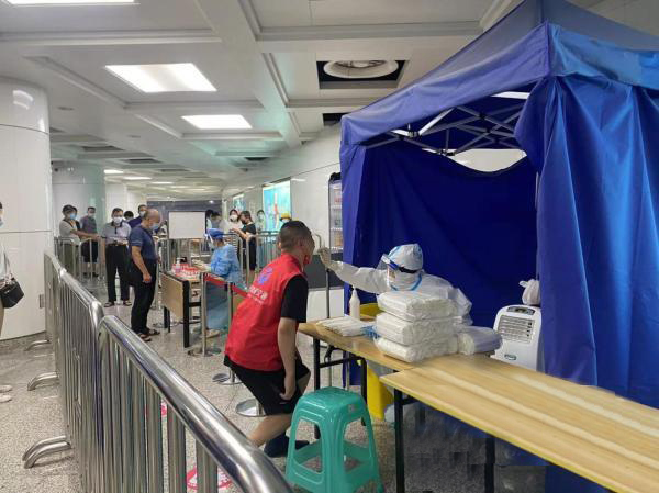 Metrostationen i Ningbo kan også testes for nukleinsyre og er åben to gange om dagen