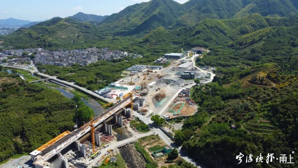 Xikou Station i Jinyong Railway, 10 minutters kørsel fra det naturskønne sted, åbner næste år